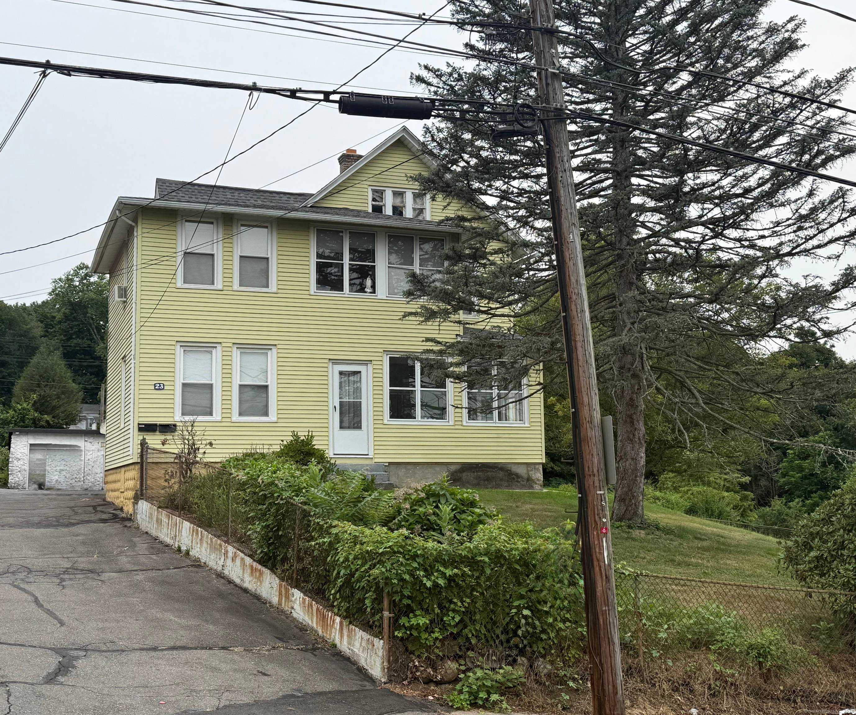 A Home with Room for Everyone and Every Dream For years, this warm and welcoming 2 family home has been lovingly cared for by its owner.