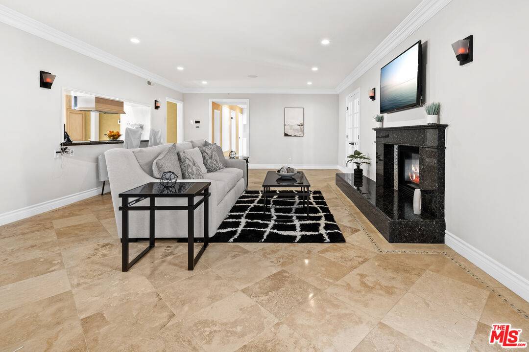 2563 Hutton Dr 5BR Beverly Hills Post Office | B.H.P.O. La