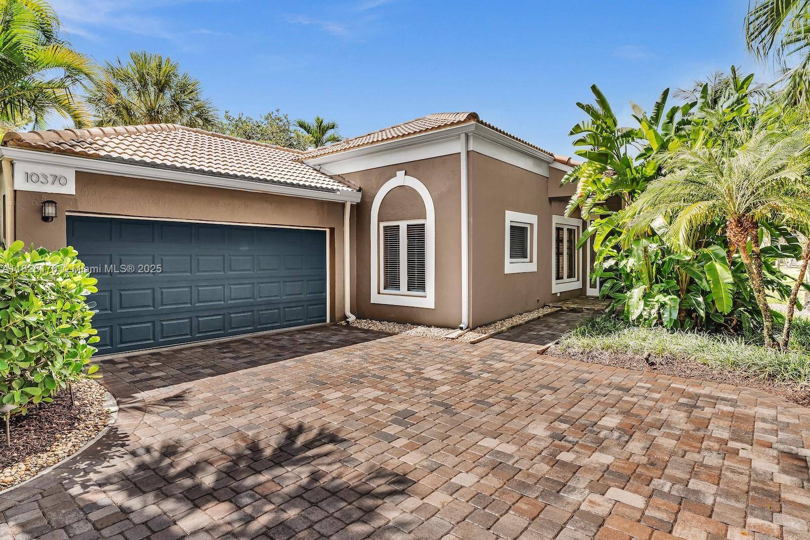 Delightfully renovated 3BR 2BA 2 car garage in sought after Bridgewater.