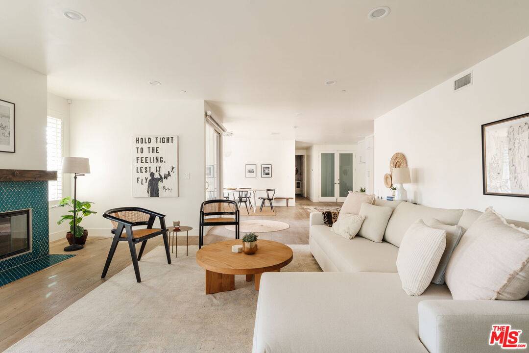 4925   Wilshire Blvd 3BR La