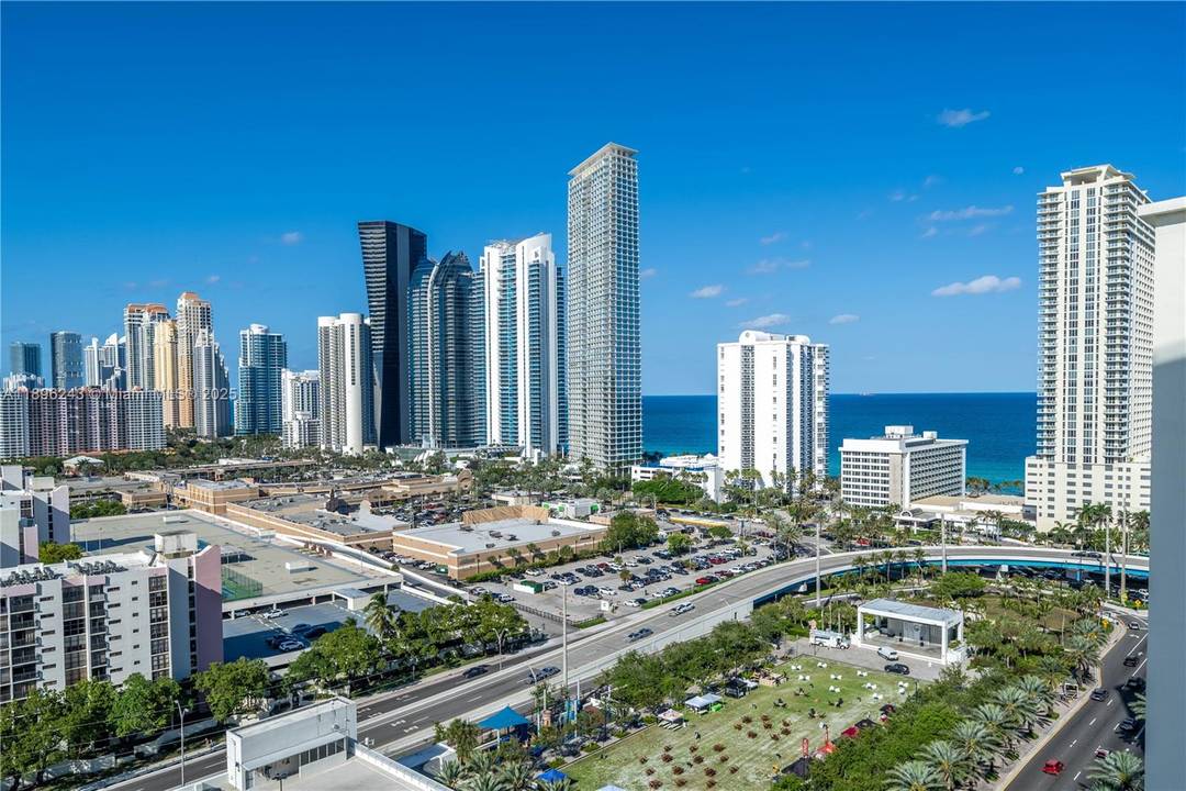 Gorgeous fully furnished 3 Bed 3 Bath apartment in the luxury building Parque Towers in Sunny Isles.