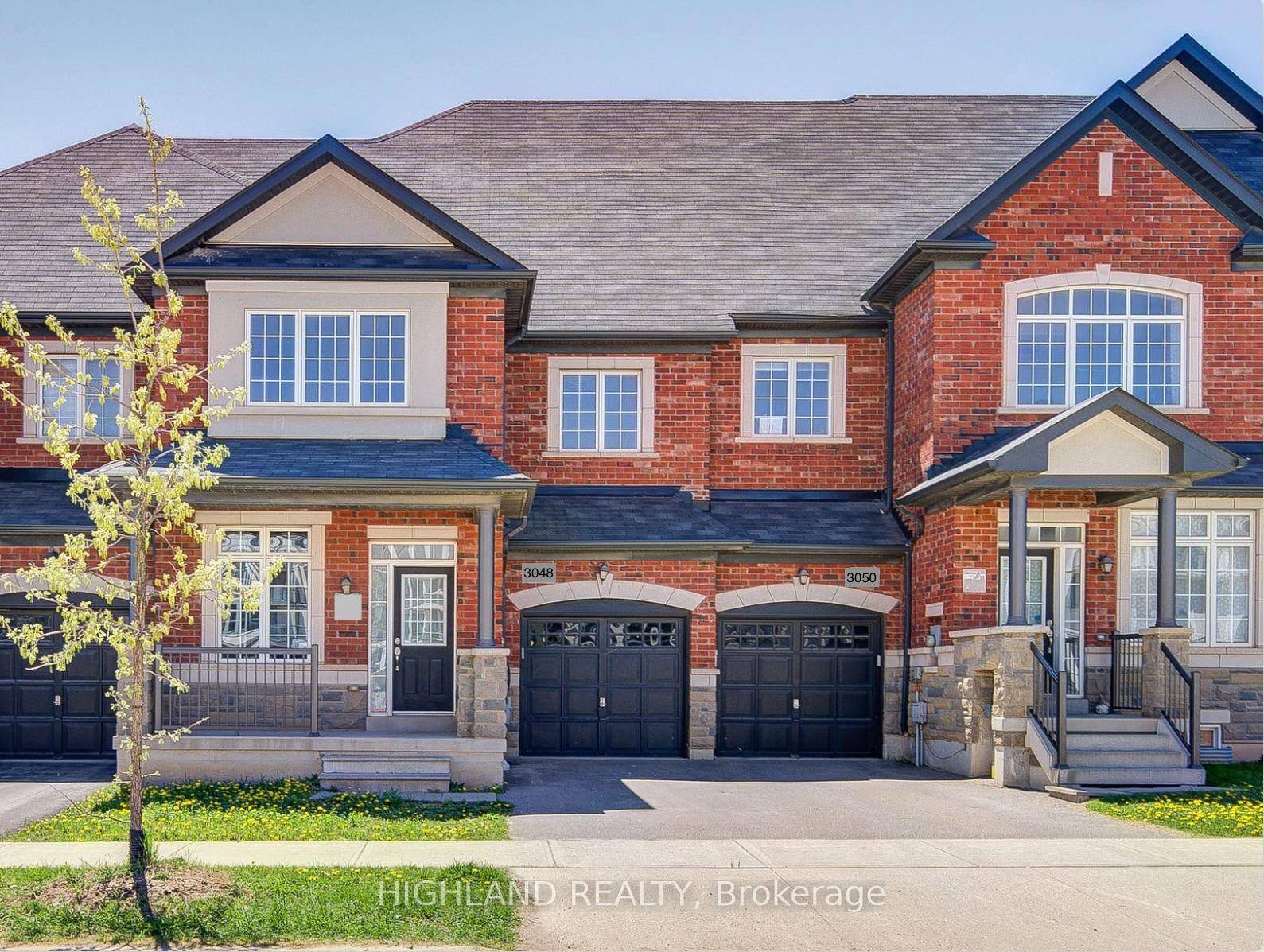Gorgeous Greenpark Executive Townhome In Desirable North Oakville.