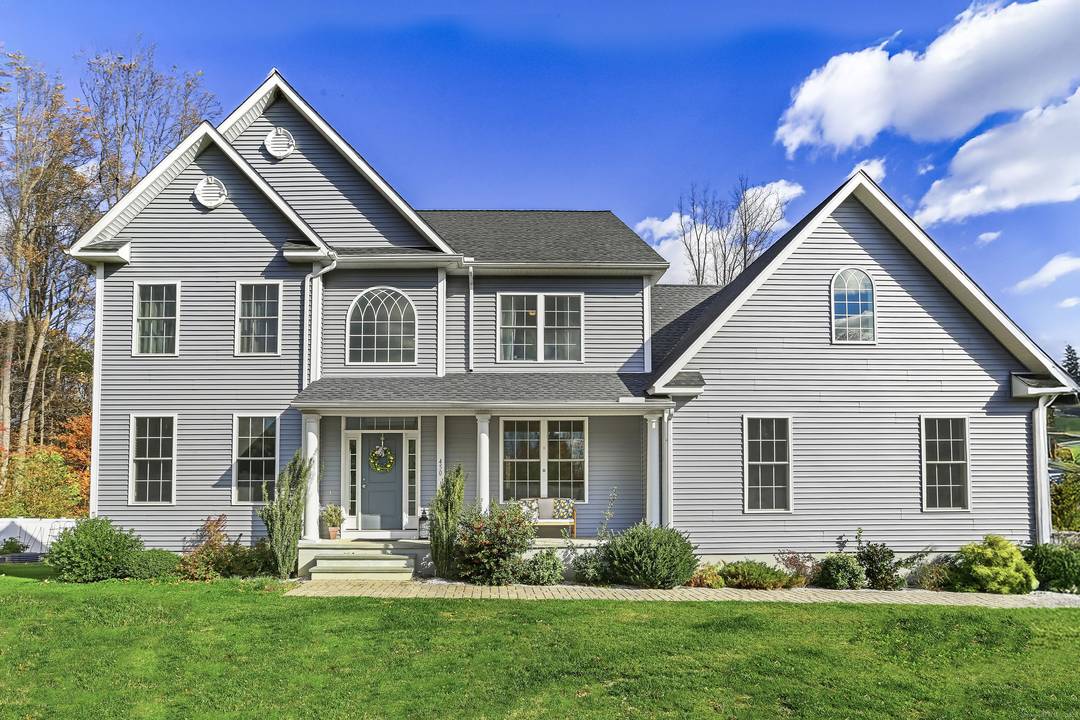 Beautiful colonial on rare 2.