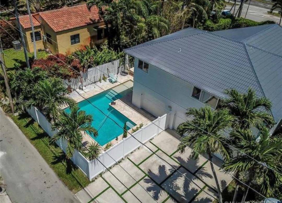 Perfectly located between Downtown Hollywood and the beach, this fully renovated gem is the best value in the area.