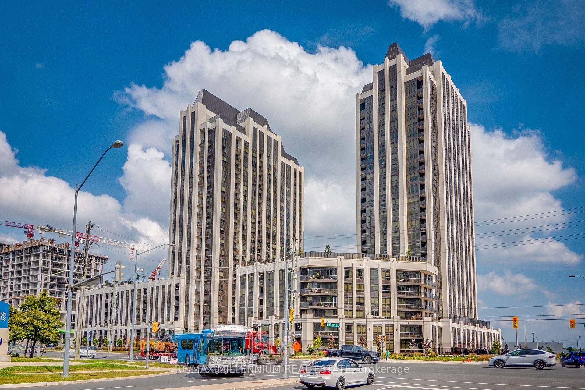 647 Sqft One of the most beautiful building in the area, Gorgeous one Bedroom Condo with 1.