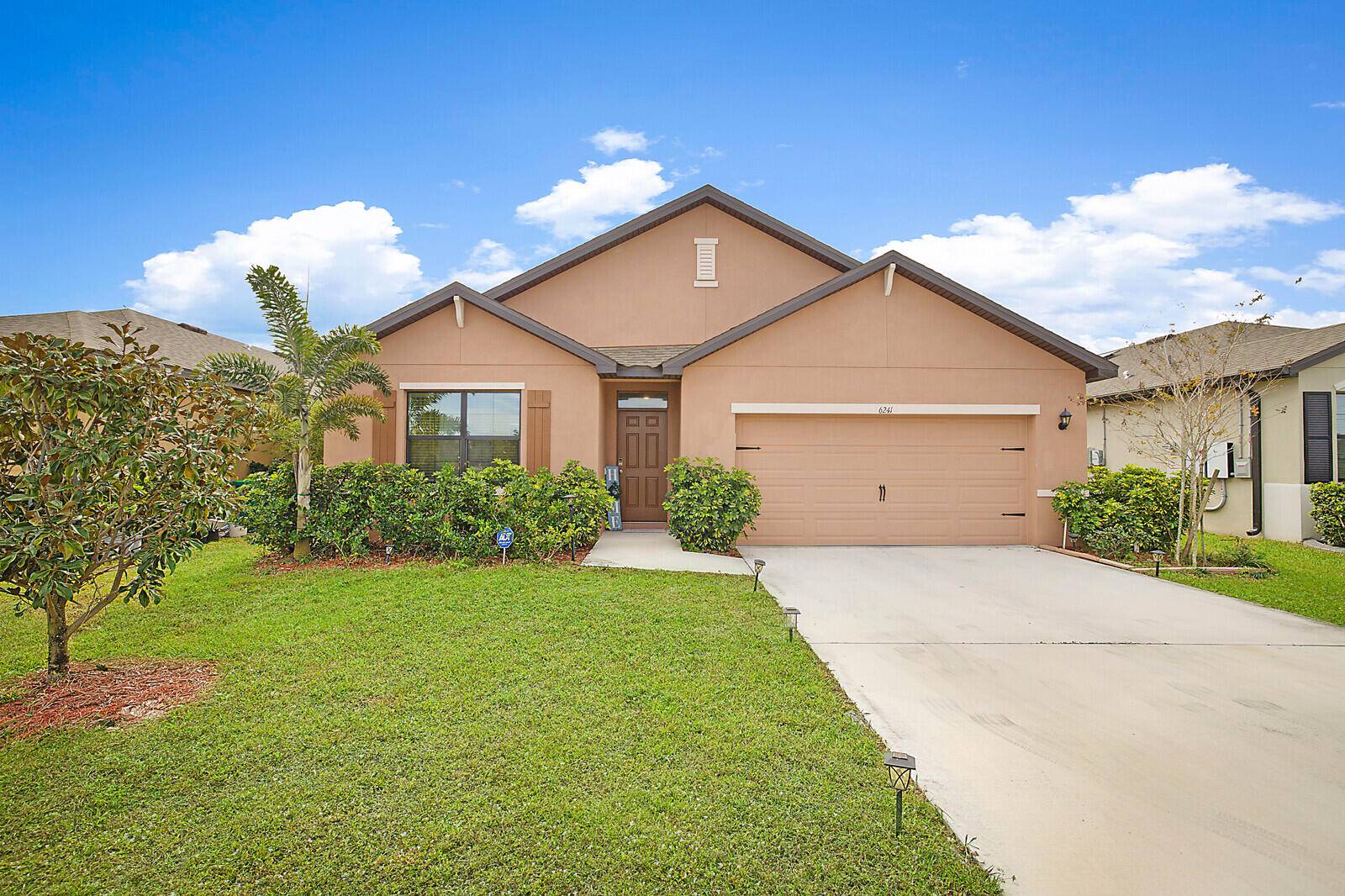 Move in ready and packed with upgrades !