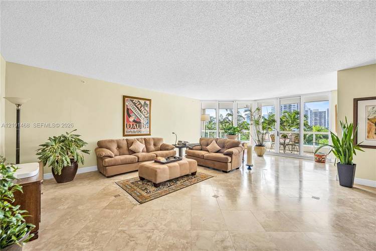 Located at the luxurious Atlantic III, this 2630 sq ft.