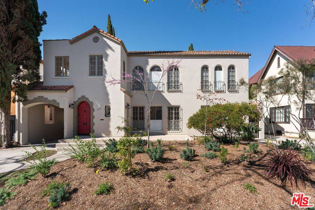 125 N Orange Dr 3BR Hancock Park La