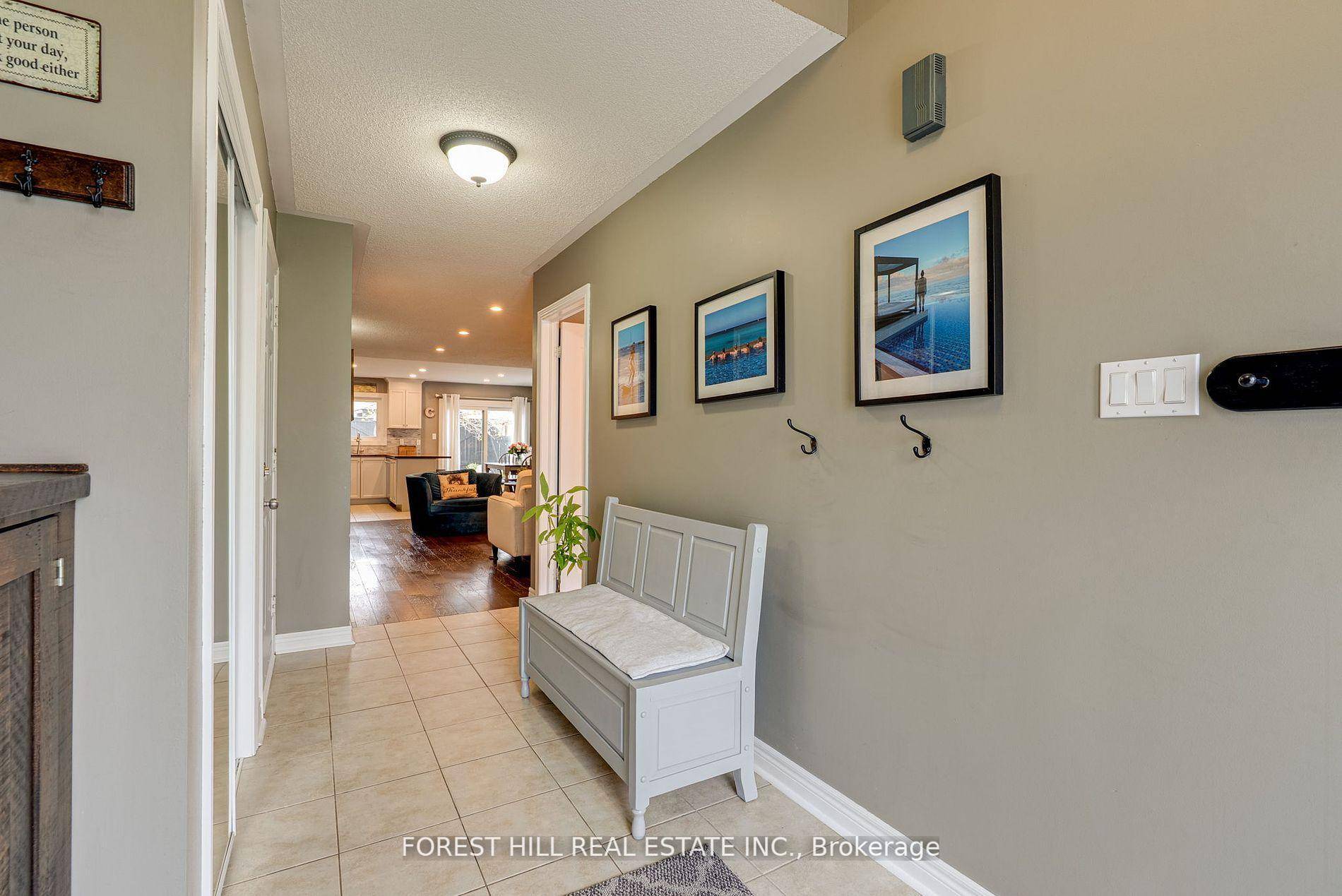 Stunning 3 1 Bed, 3 Bath Bungalow in South Barrie !
