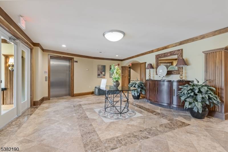 For buyers looking for single story living, first floor access to your own front door, and resort style amenities, this home has it all !