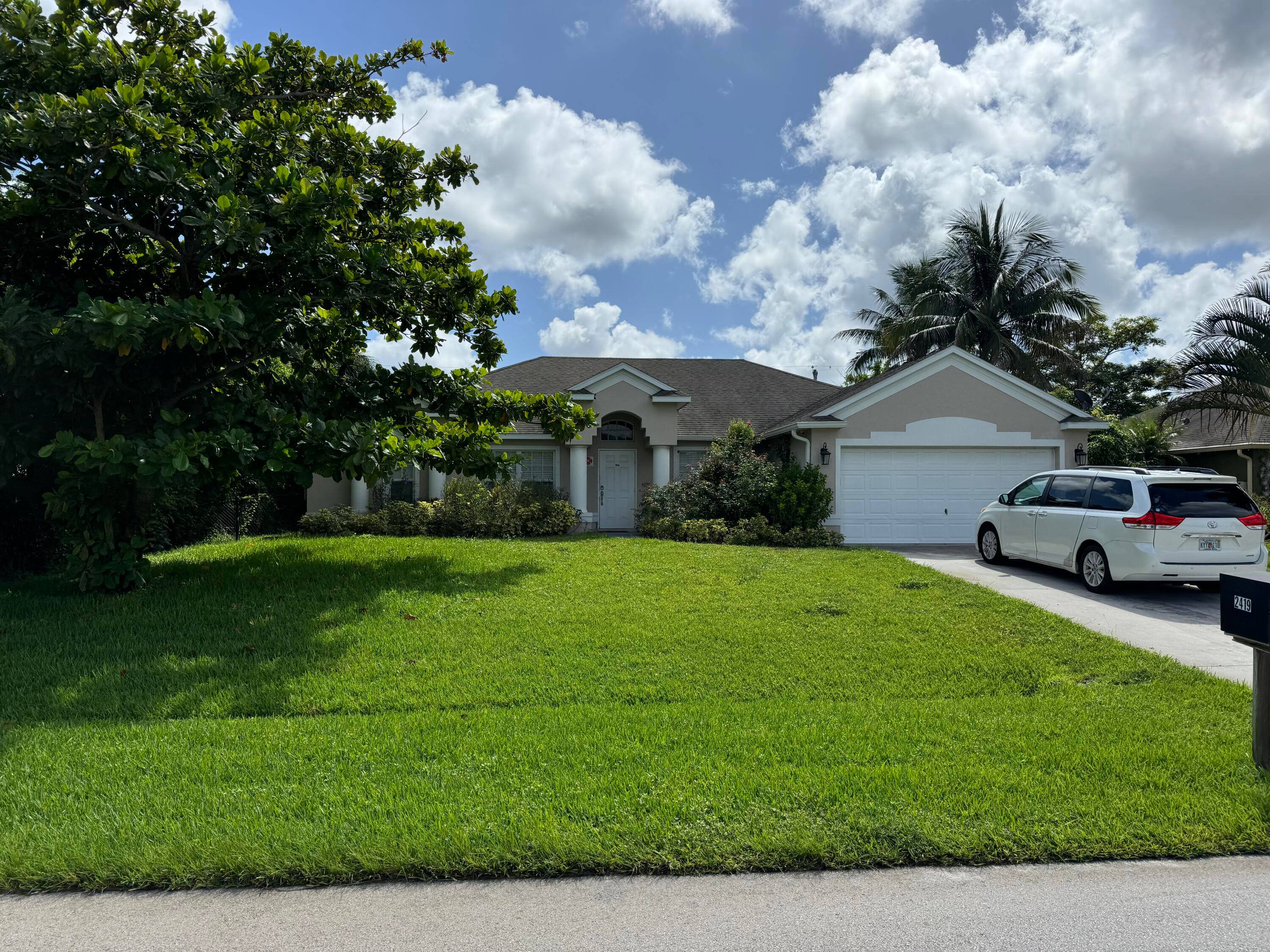 Well maintained home waiting for new owner.