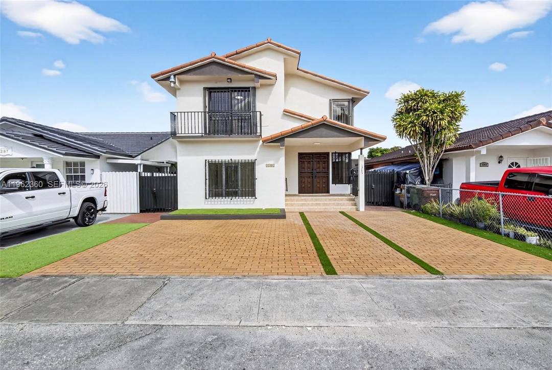 Beautiful, spacious, fully renovated home in the desirable west side of Hialeah.