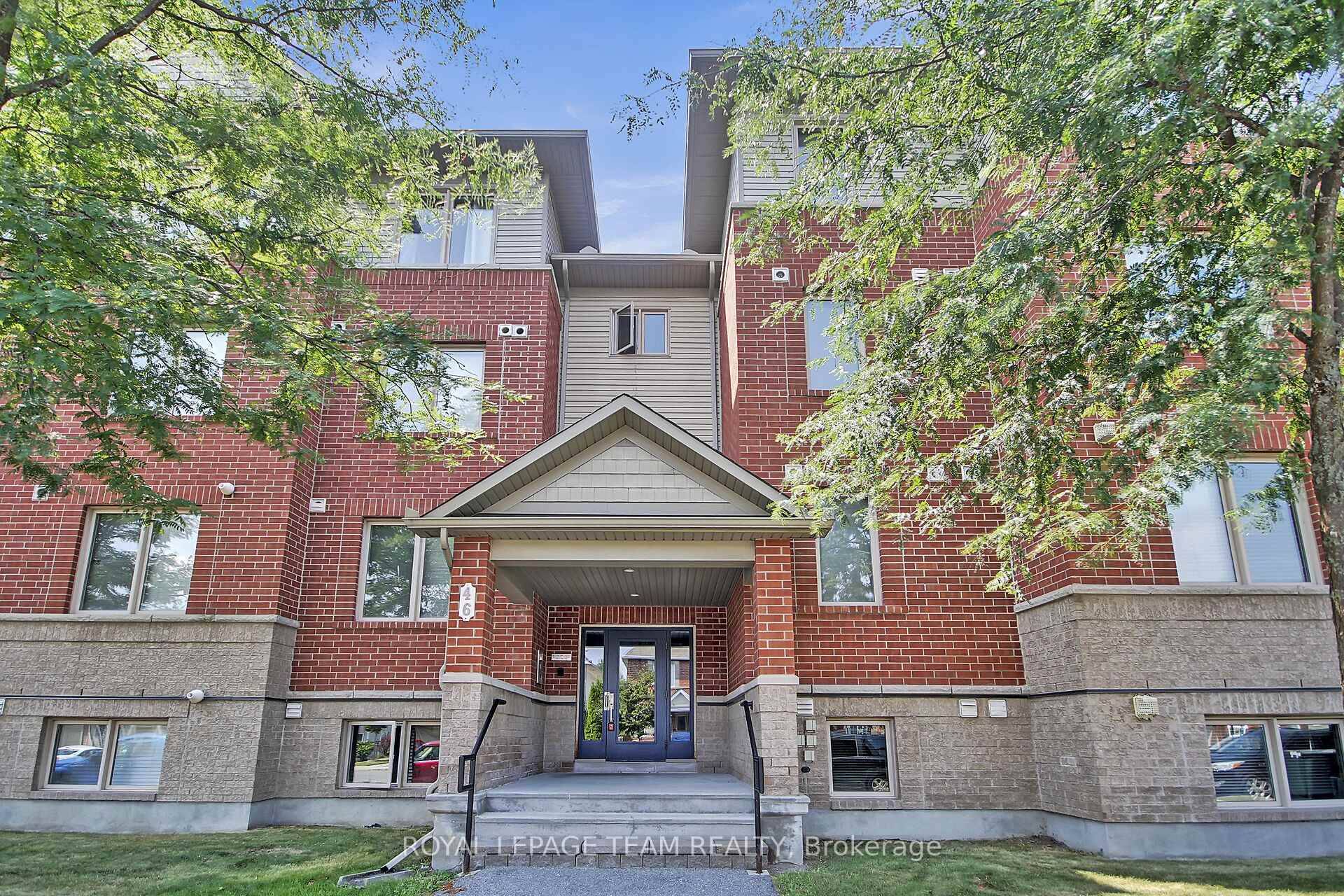 Welcome to this stylish and spacious 2 bedroom condo the perfect place to call home.