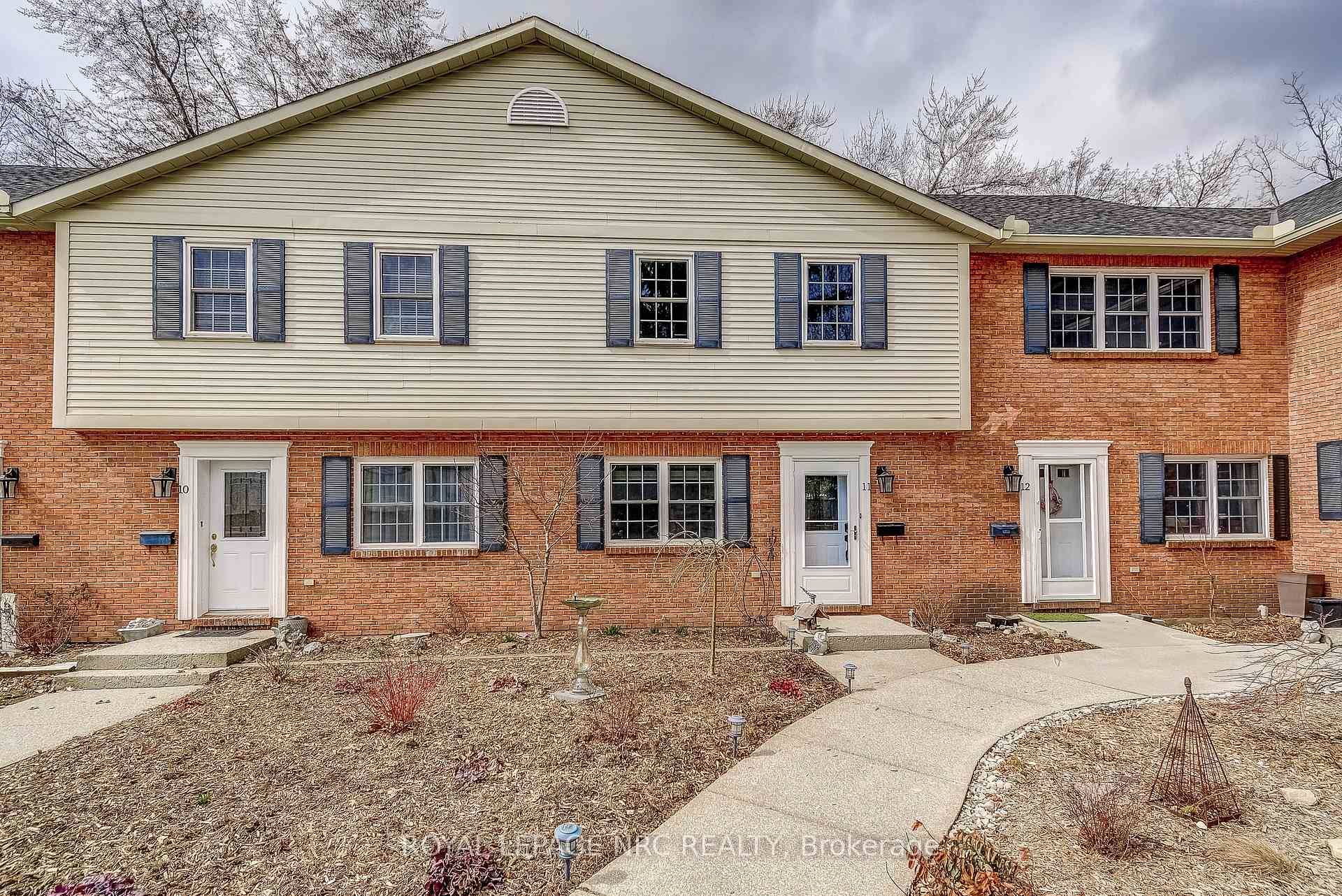 Welcome to 159 Canboro Place an enclave of townhomes quietly tucked away in the town of Fonthill.