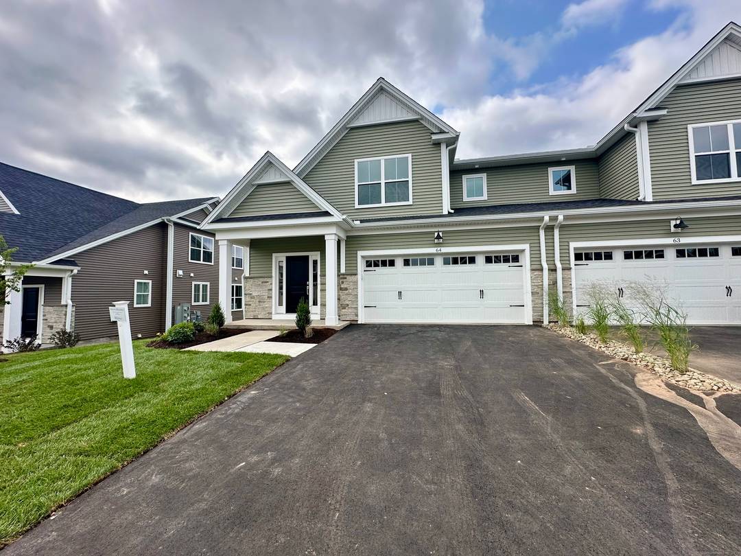 For Rent Luxury Carriage House at The Reserve at Stonebridge Crossing.