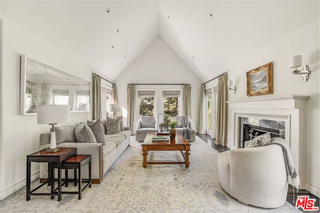 1265   Leona Dr 5BR Beverly Hills Post Office | B.H.P.O. La