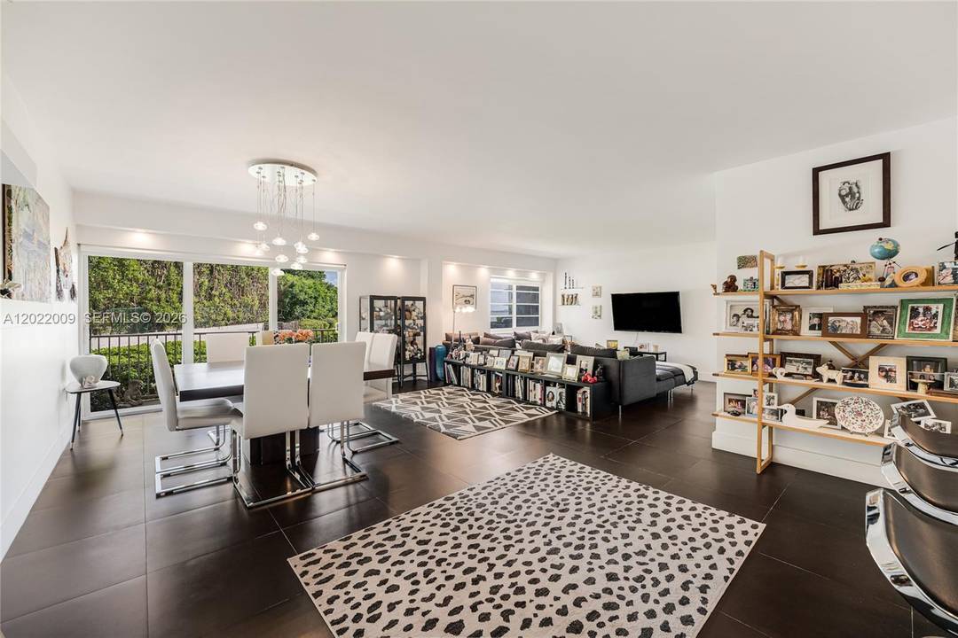 Bayfront condo with wide bay views !