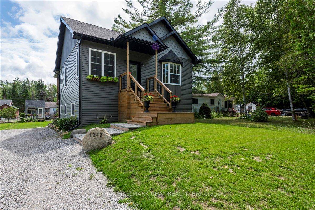 Quality Custom Built Home with In Law Suite amp ; Residents Only Beach Access !