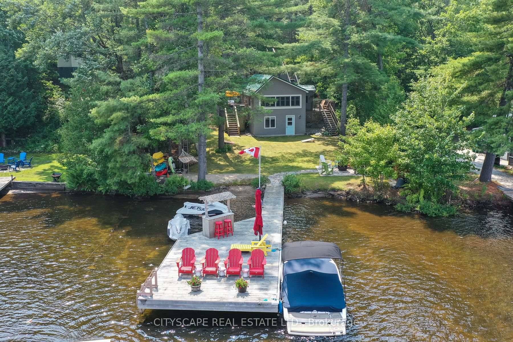 Exceptional opportunity to own a turnkey, year round waterfront cottage in the heart of Muskokas cottage country, just minutes from the vibrant town of Gravenhurst.