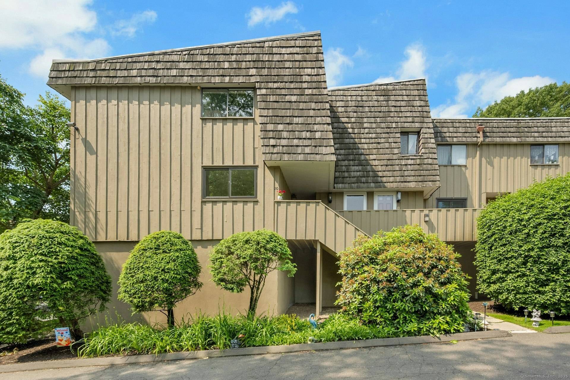 Beautiful 3BR 2BA fully remodeled condo in West Norwalk's highly sought after Ledgebrook community.