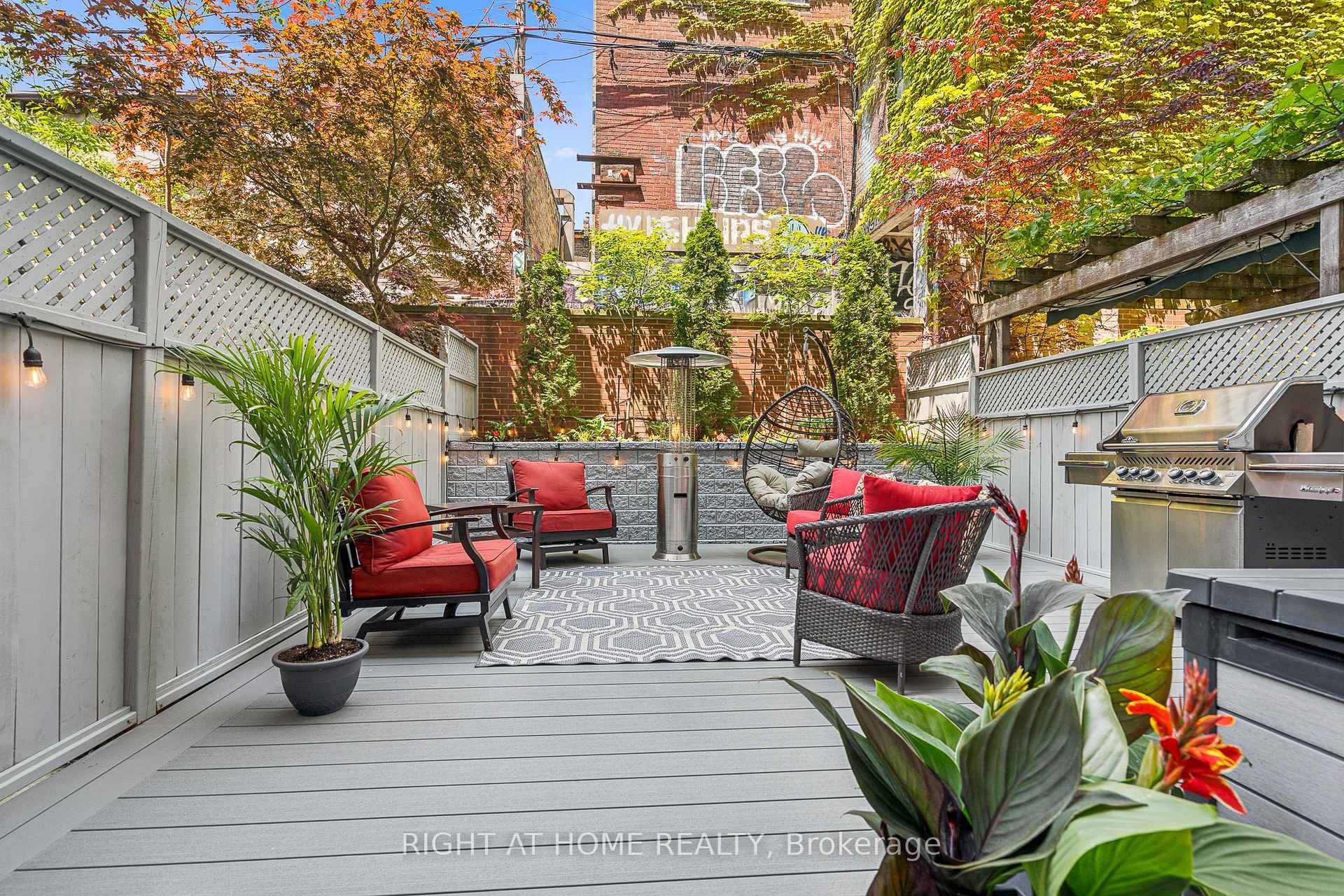 Welcome to this rarely offered, professionally remodeled townhouse in the heart of Toronto's Fashion District, one of the most sought after locations for unparalleled urban living.