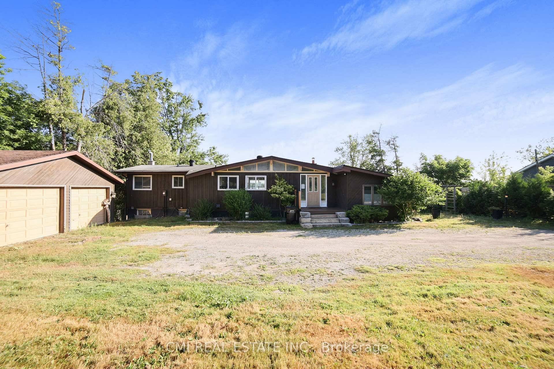 An extraordinary opportunity awaits to own an exclusive lakefront home on the serene shores of Little Lake in North Barrie.