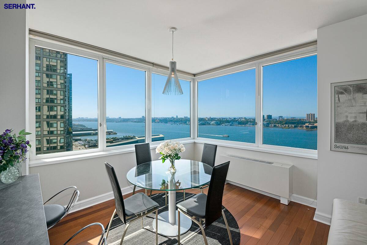 SUN FILLED CORNER 3 BEDROOM WITH PANORAMIC HUDSON RIVER VIEWS This STUNNING, MOVE IN READY, 3 bedroom, 3 bath CORNER RESIDENCE on the 25th FLOOR offers SUN SPLASHED SOUTH and ...