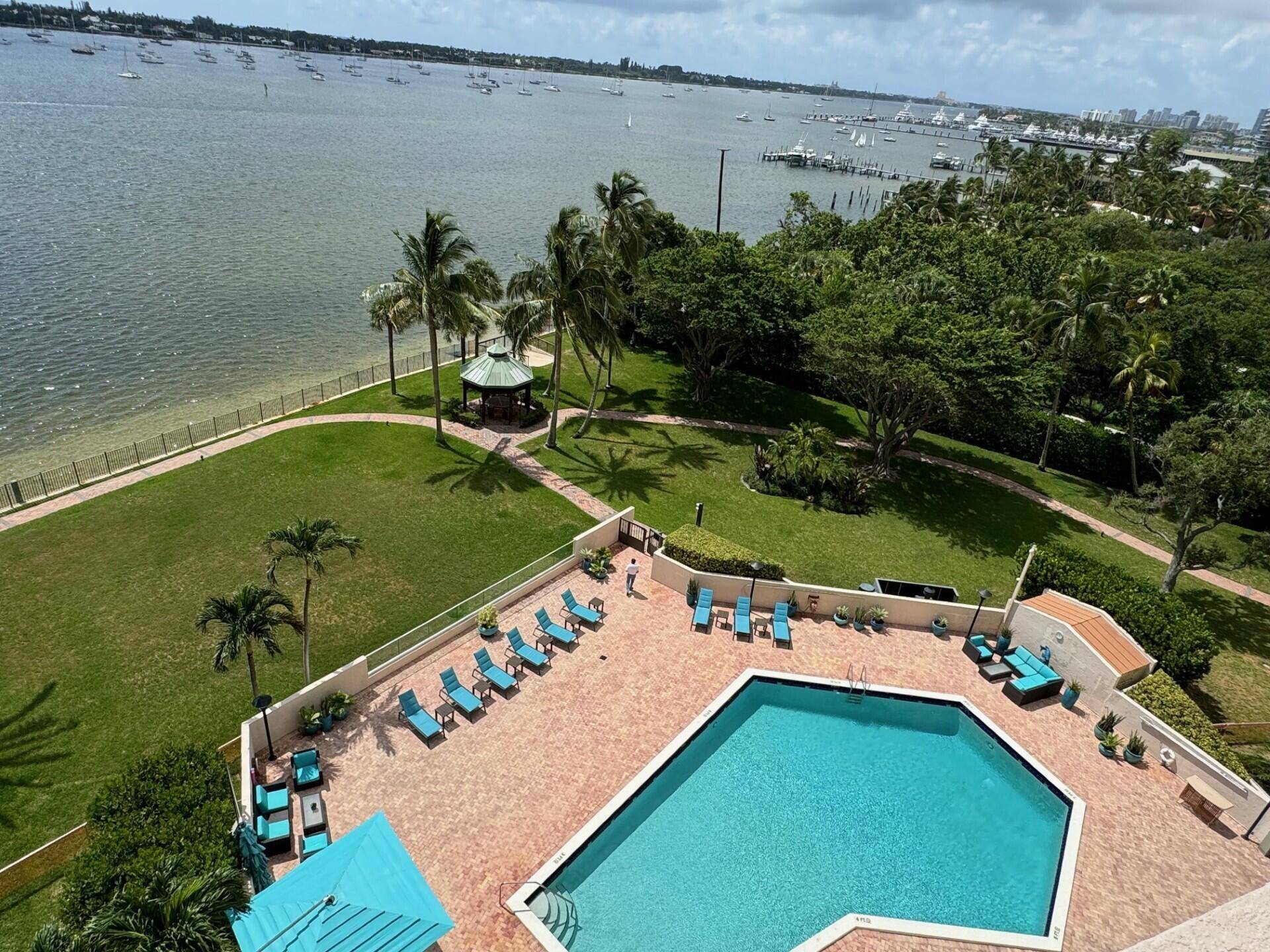 Magnificent Waterviews of the intracoastal, Palm Beach island, 8th floor end unit with super private Sunrise and Amazing Sunset views !