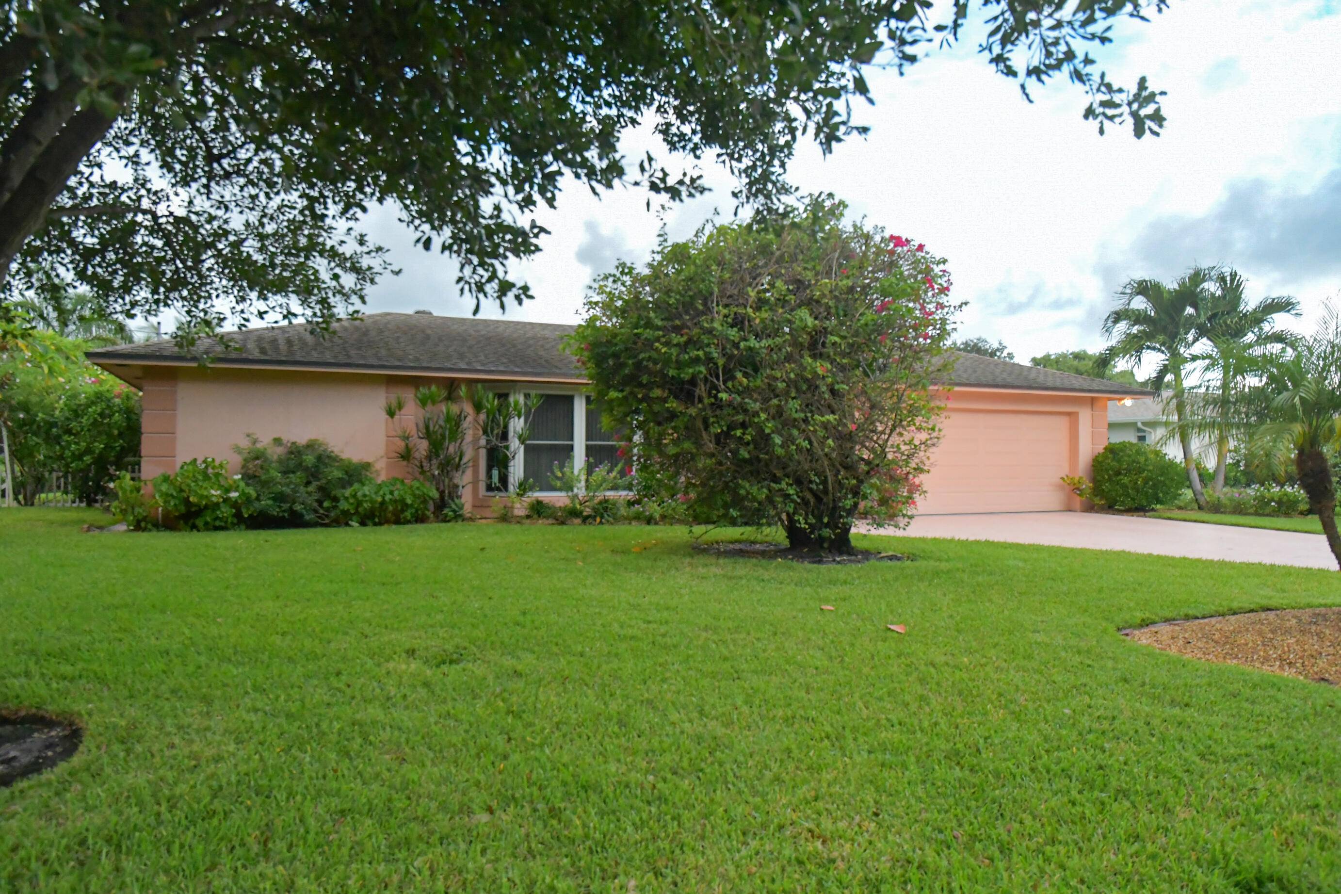 This is in a top location, near the south entrance of desirable Tequesta Country Club !