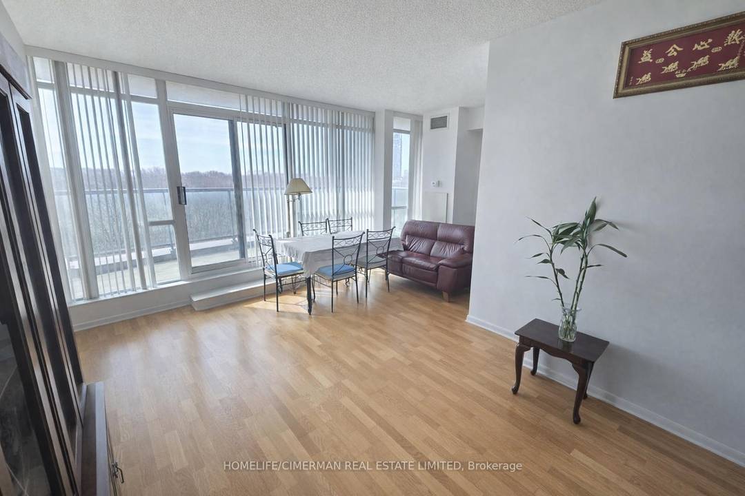 Stunning 977 sq ft split bedroom layout with 9' ceilings and abundant natural light throughout.