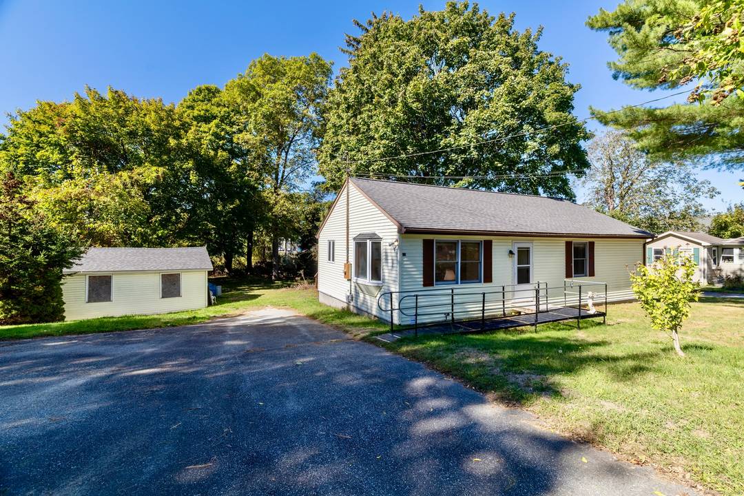 Enjoy the restaurants and coastal amenities of Mago Point from this charming 3 bed, 2 bath home nestled on a generous.