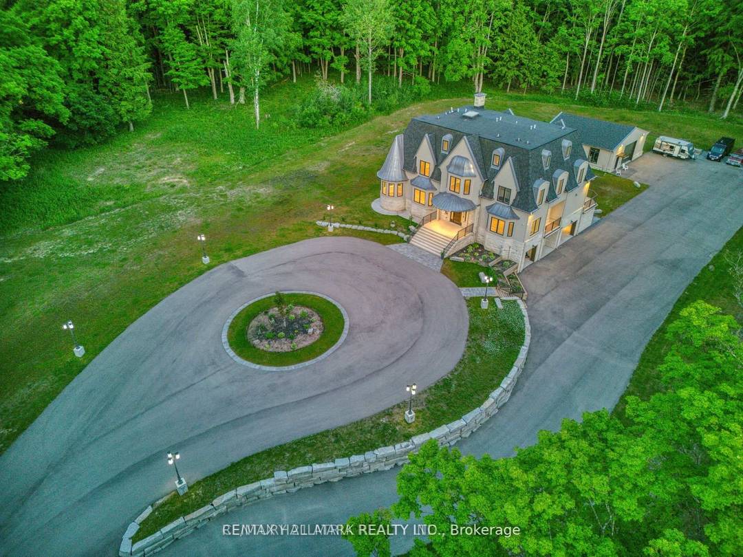 Extraordinary Custom Masterpiece Set On Approx.
