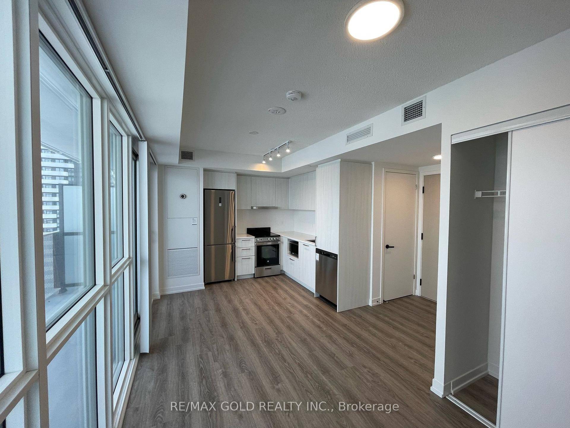 Move In Any Time ! Brand New Modern Studio Apartment With Very Large Fully Extended Balcony Offering Mesmerizing Views In Prime Vaughan Location !