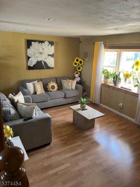 IMMACULATE SPLIT LEVEL 4 BEDROOMS 2 BATHS, FIRST FLOOR FEATURES ONE BEDROOM, ONE FULL BATH, LIVING ROOM, DINING ROOM, KITCHEN, LAUNDRY ROOM, UTILITY ROOM.