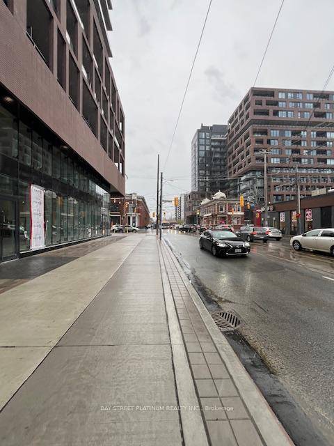 Check out this brand new, sunlit 1 bedroom in the lively heart of King West !