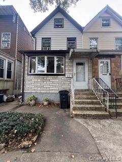 CASH ONLY DEAL. This home is ready for you to make it your own !
