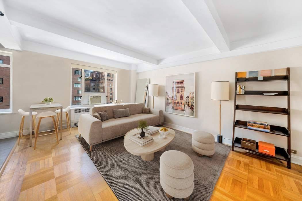 Sunlit Studio with Prewar Charm in Prime Murray Hill Perched on a high floor between Park and Madison Avenues, this thoughtfully laid out studio offers sweeping views and bright northern ...
