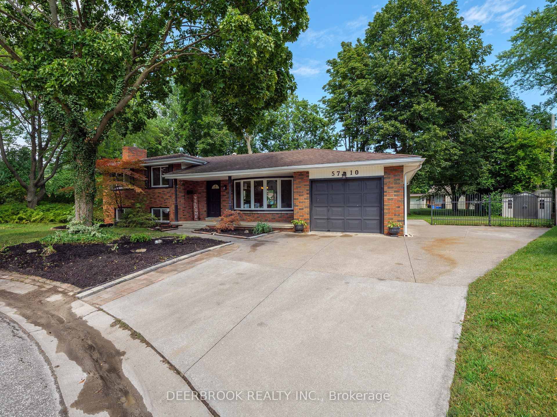 Spacious 4 level side split with approximately 2000 sq ft of finished living space, sitting on 1 3 acre in one of LaSalle's most desirable neighbourhoods !