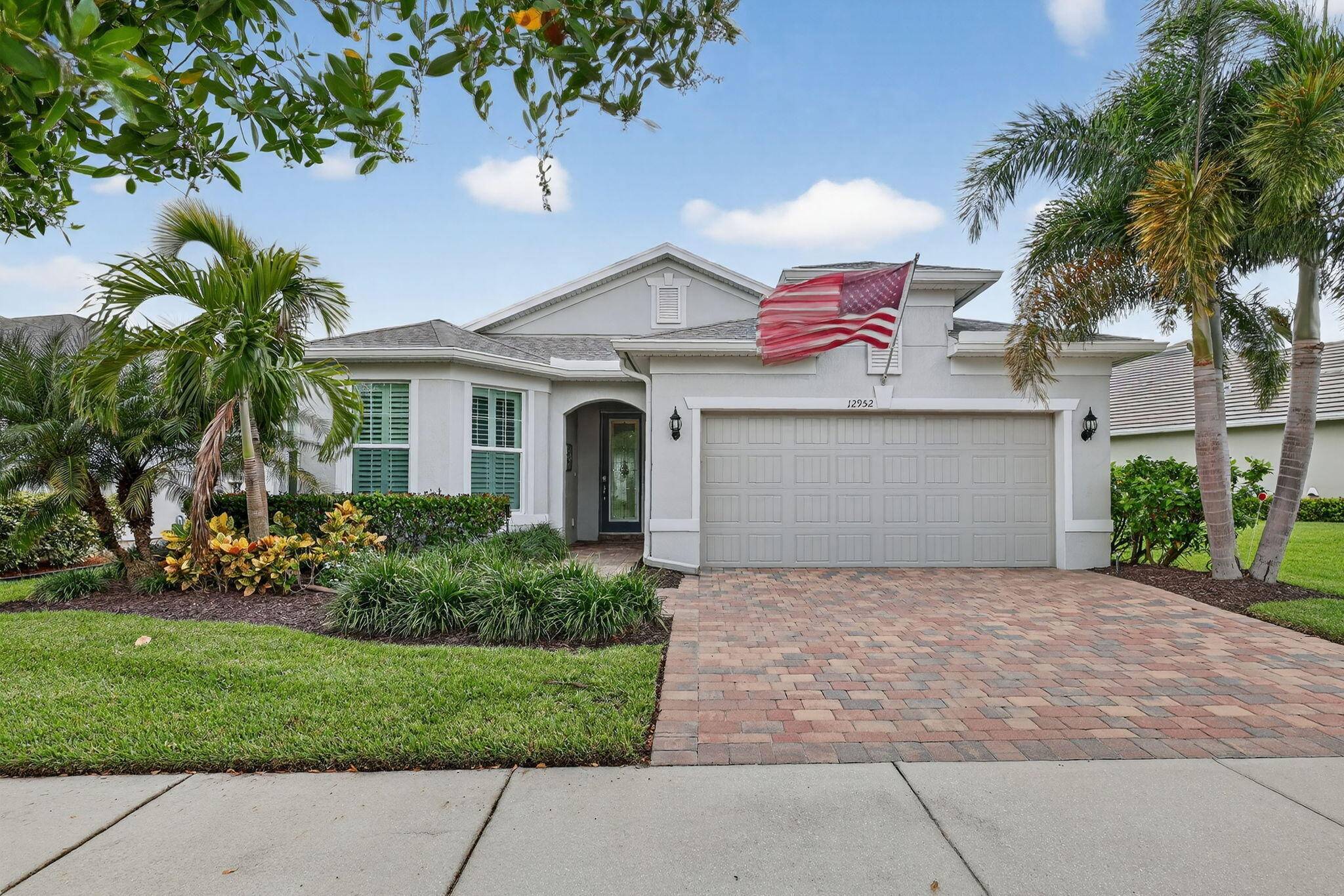 Welcome to this Pulte built home in the sought after community of Del Webb located in Tradition.
