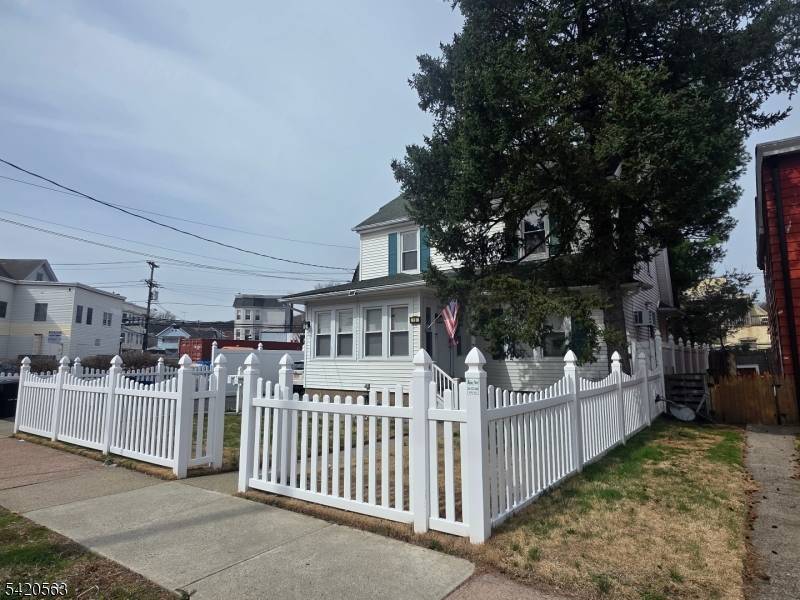 GREAT INVESTMENT OPPORTUNITY !