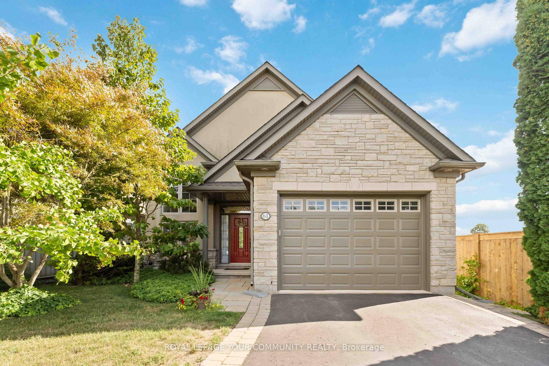 Discover the charm of Virgil in this beautifully updated raised bungalow minutes from vibrant Old Town, wineries, the Shaw Festival, shopping, and schools.