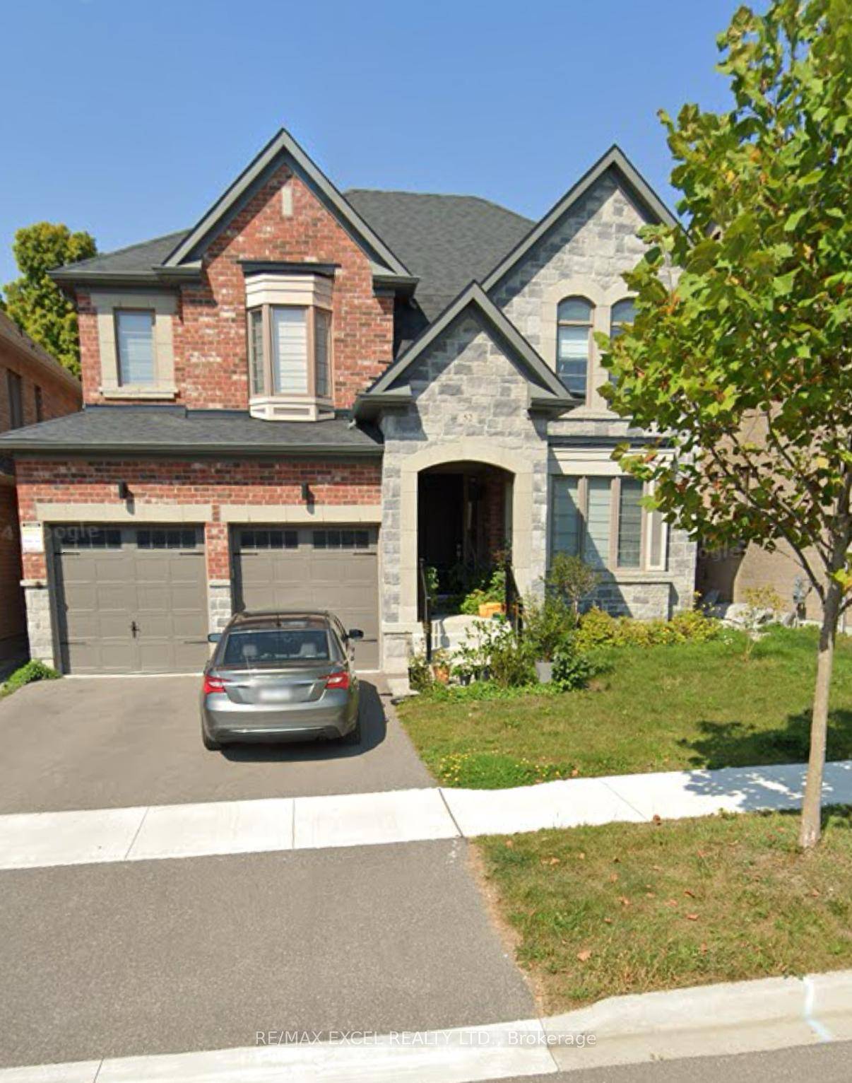 Apx 3300 Sqf house back to ravine.