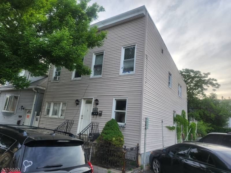 This well maintained 2 family home is ideally located in the heart of Kearny, NJ, just a short DISTANCE from Harrison Train Station and a 45 minute train ride to ...