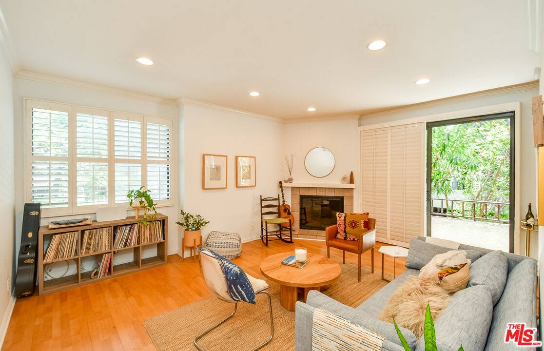 8114   Manitoba St 1BR La