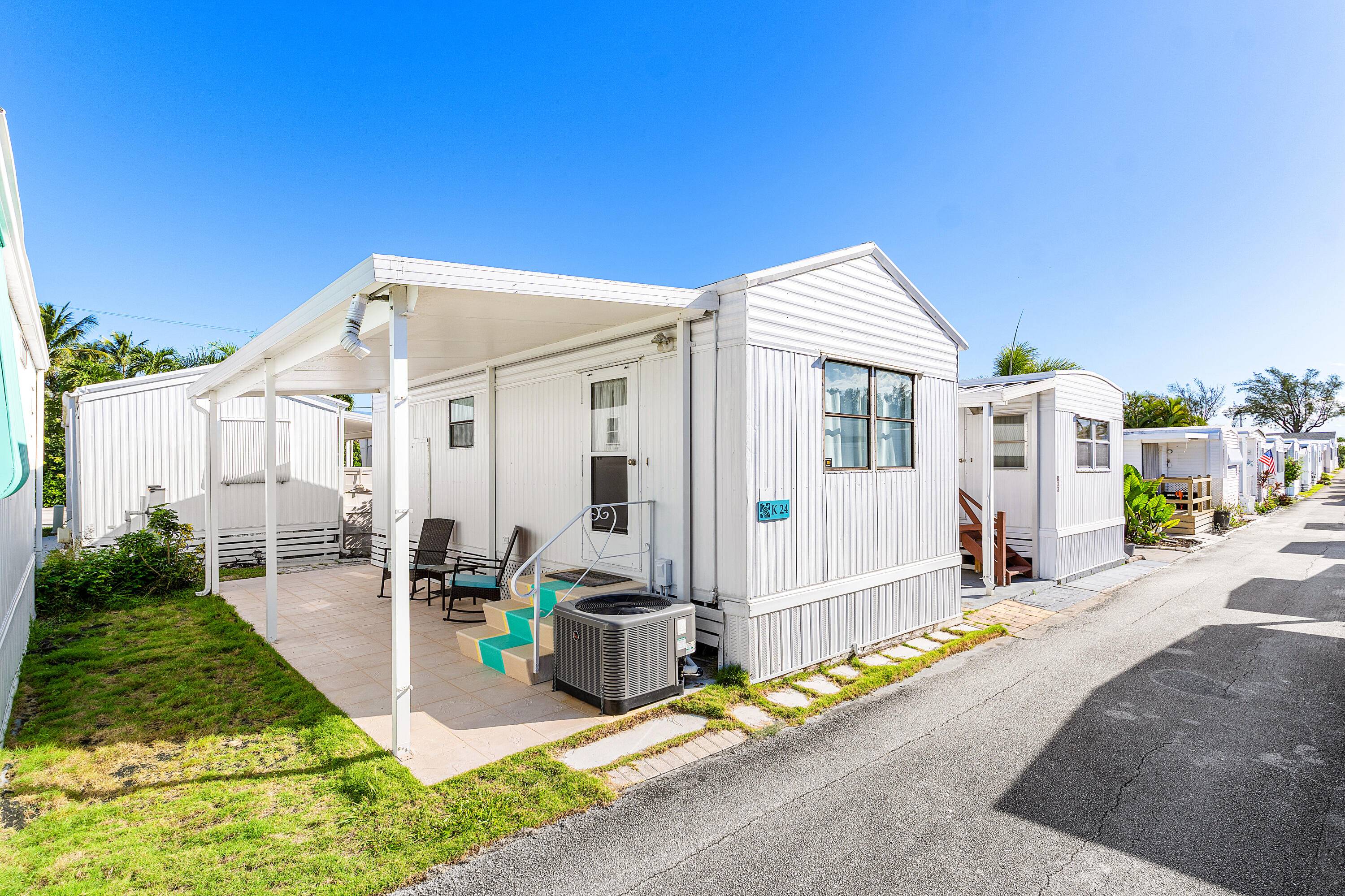 23 SHARES. Step into the ultimate coastal retreat with this beautifully appointed 1 bedroom, 1 bathroom unit designed for effortless beachside living.