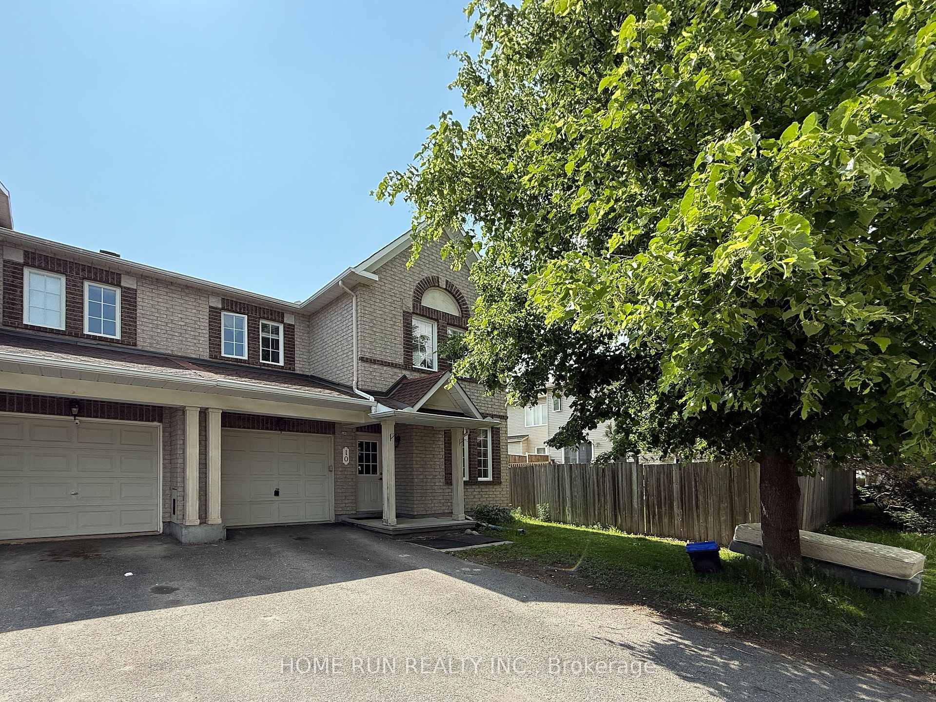 Welcome to this Beautiful and bright 3 bedroom 2.