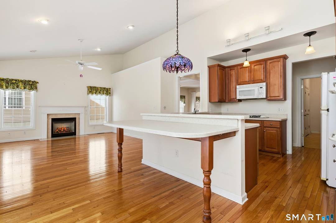 Welcome to this 2080 sq ft Redbridge style ranch in the highly sought after Oxford Greens community.