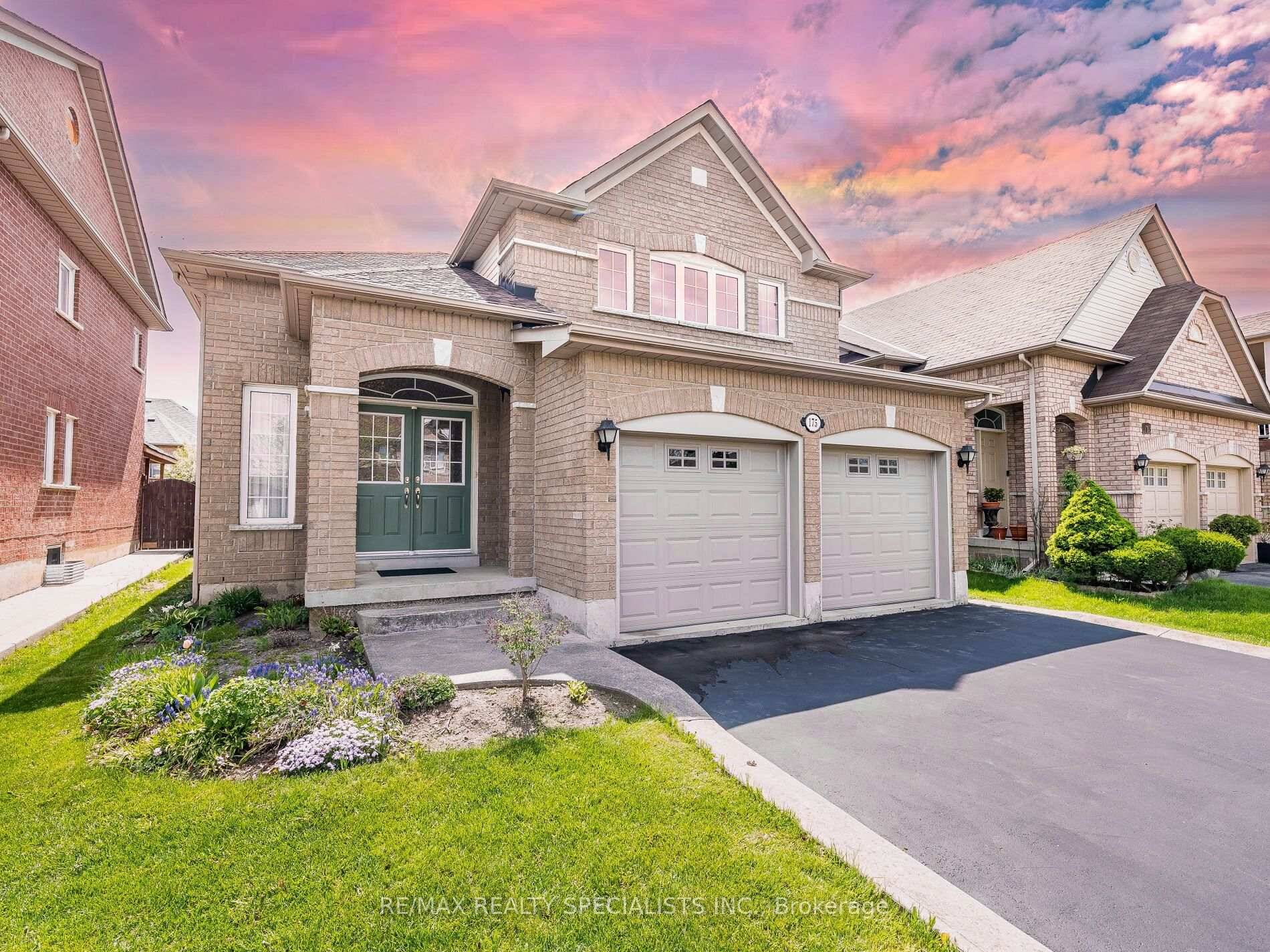 Wow, This Is An Absolute Showstopper And A Must See !