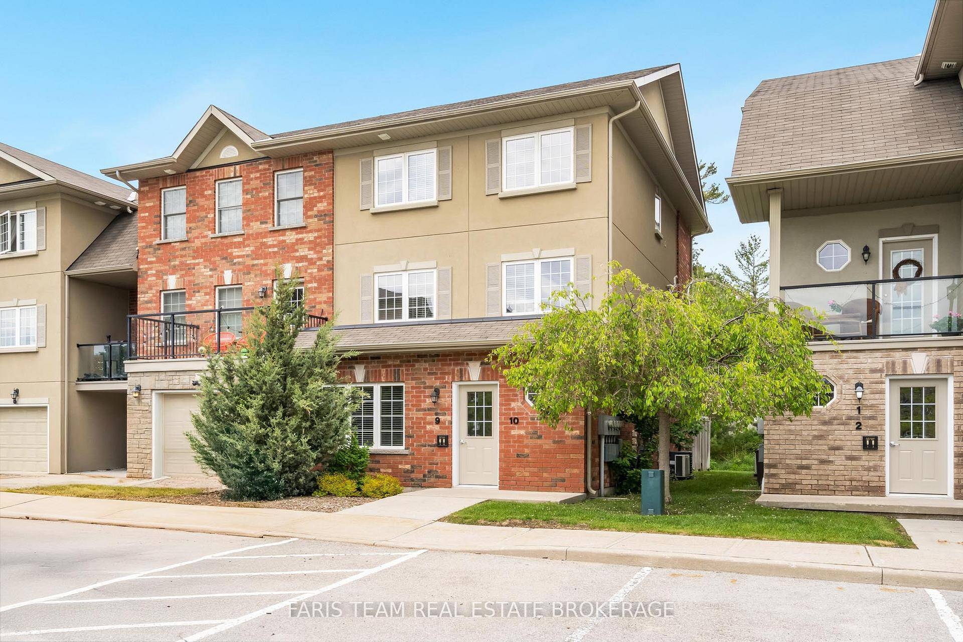 Top 5 Reasons You Will Love This Condo 1 Discover the Manhattan Condos with this main level stacked townhouse offering the perfect blend of comfort and convenience, featuring ground floor ...