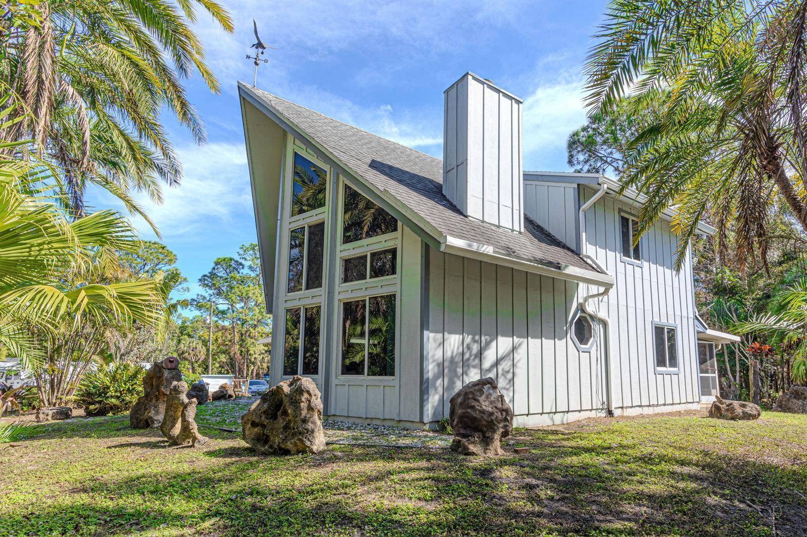 Your Ideal Home in Loxahatchee 5.